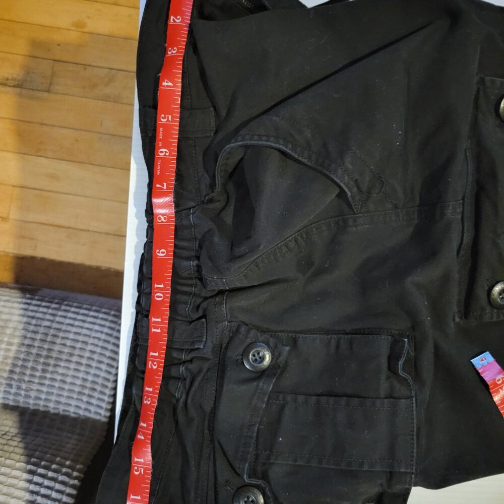 Cargo pants. - Picture 7 of 9